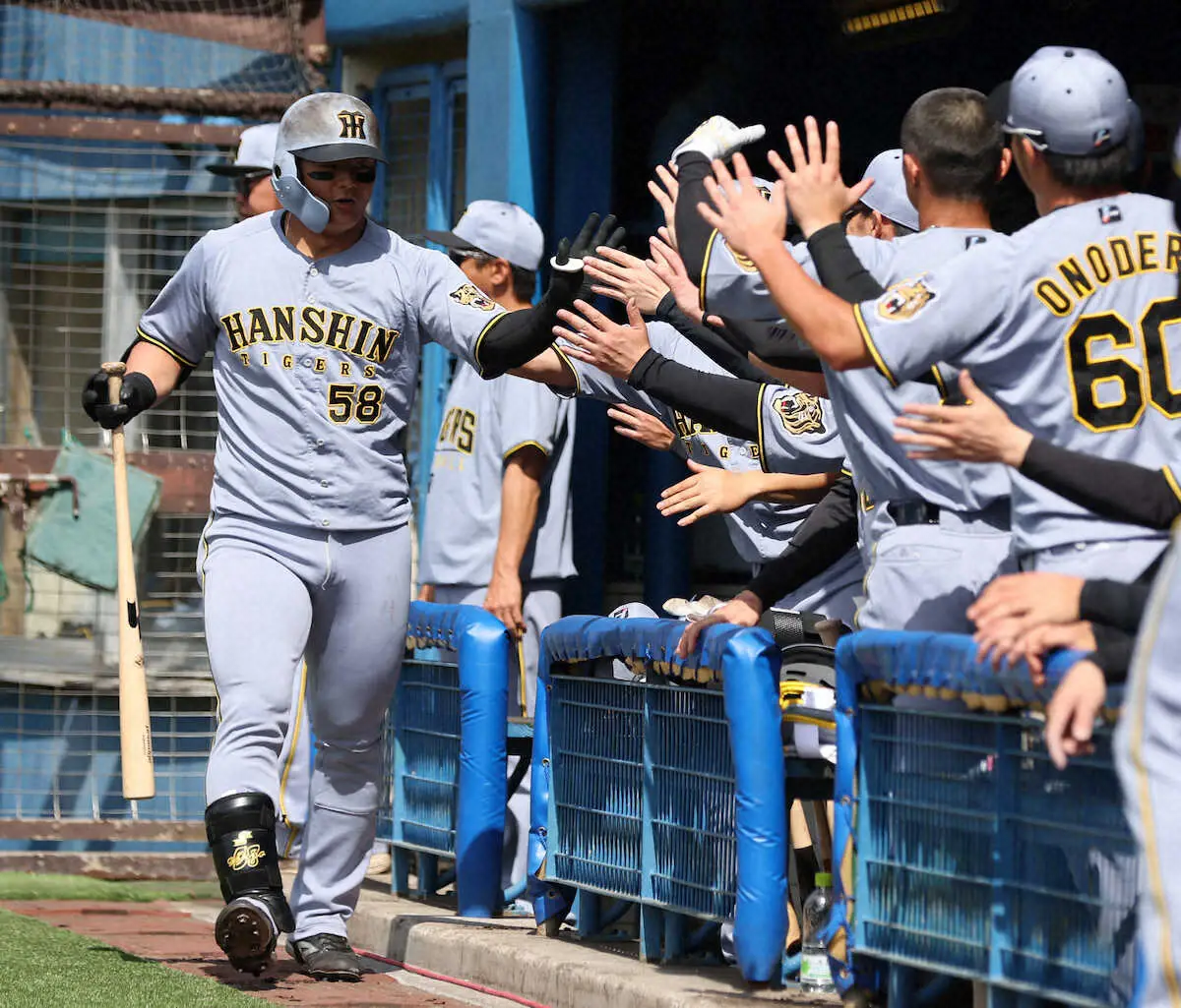 【画像・写真】出たぞ、阪神・前川右京が奥川打ちのオープン戦1号　3年連続開幕スタメンアピール
