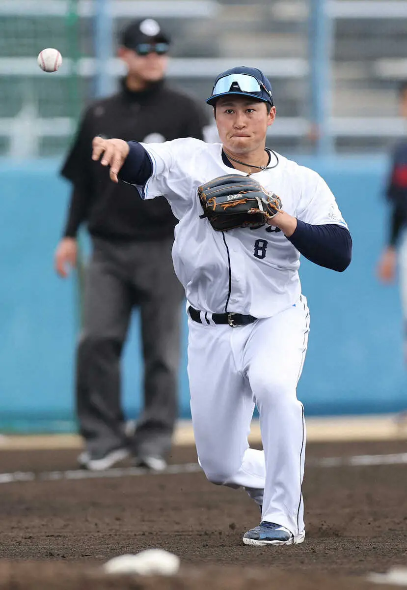 【画像・写真】西武・渡部　今季初戦でマルチ安打マーク　三塁守備も上々　西口監督も及第点「安心してますよ」