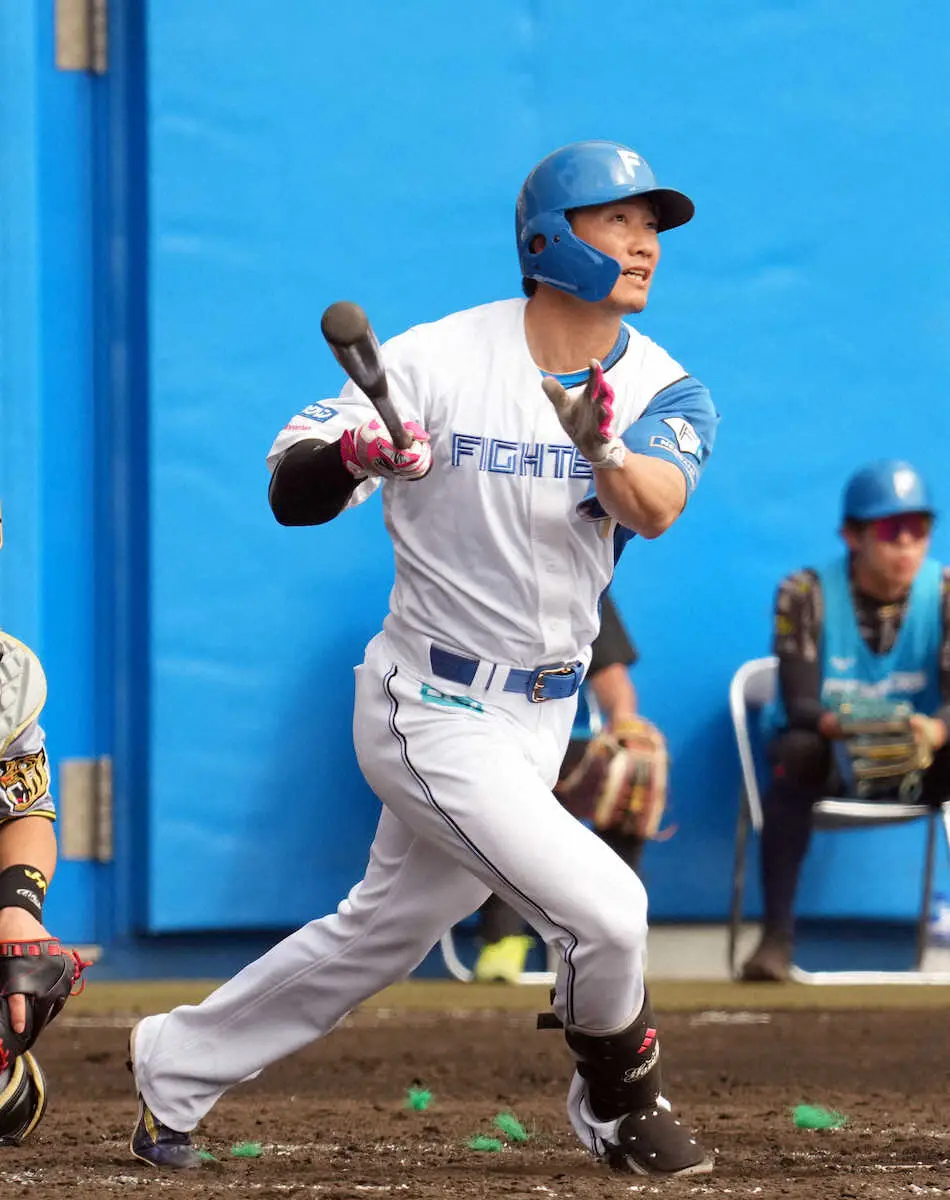 【画像・写真】日本ハム・西川が4番アーチ　新庄監督“直伝”フォームで1738日ぶり古巣復帰弾