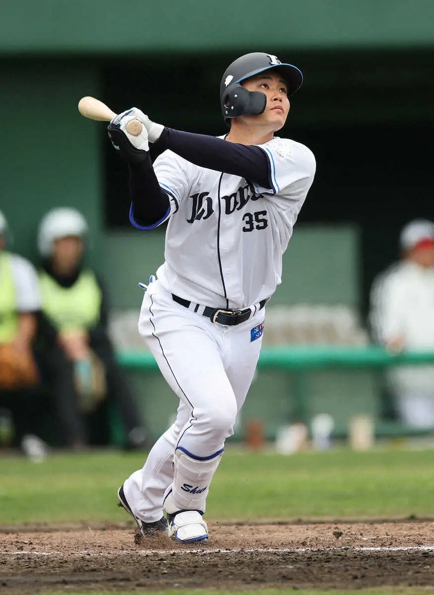 【画像・写真】「3代目」西武の秋山　今春球団1号「本塁打と確信できた」　初代からエールで打撃上向き