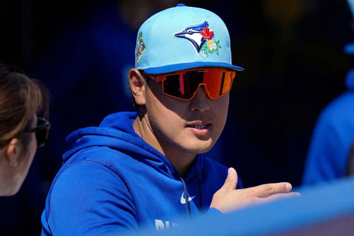 【画像・写真】ブルージェイズ・岡本　ヤンキース・ジャッジの打席に“熱視線”