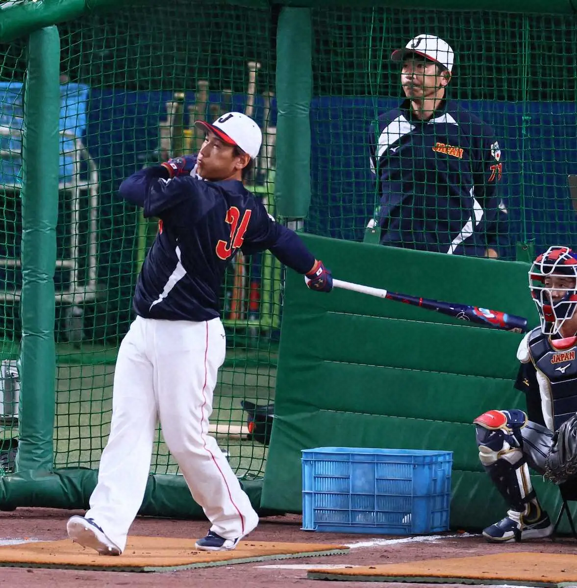 【画像・写真】【侍ジャパン】Rソックス吉田「d払い」直撃弾！フリー打撃で4階席広告へ130メートル特大弾