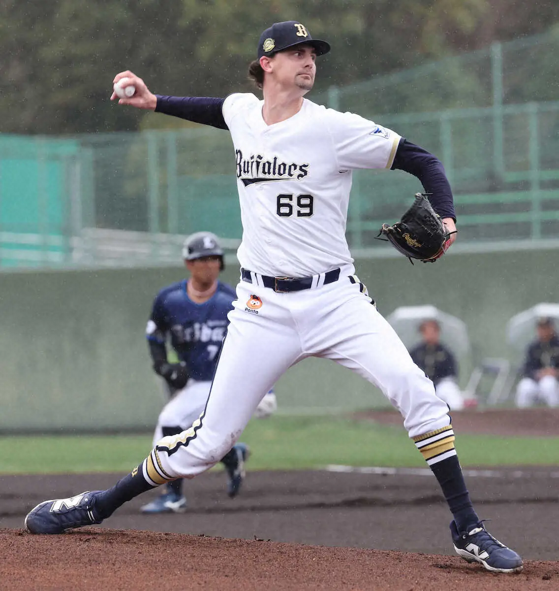 【画像・写真】オリックス　新外国人ジェリーが対外試合で2回零封デビュー　身長2メートル13右腕「全球種投げた」