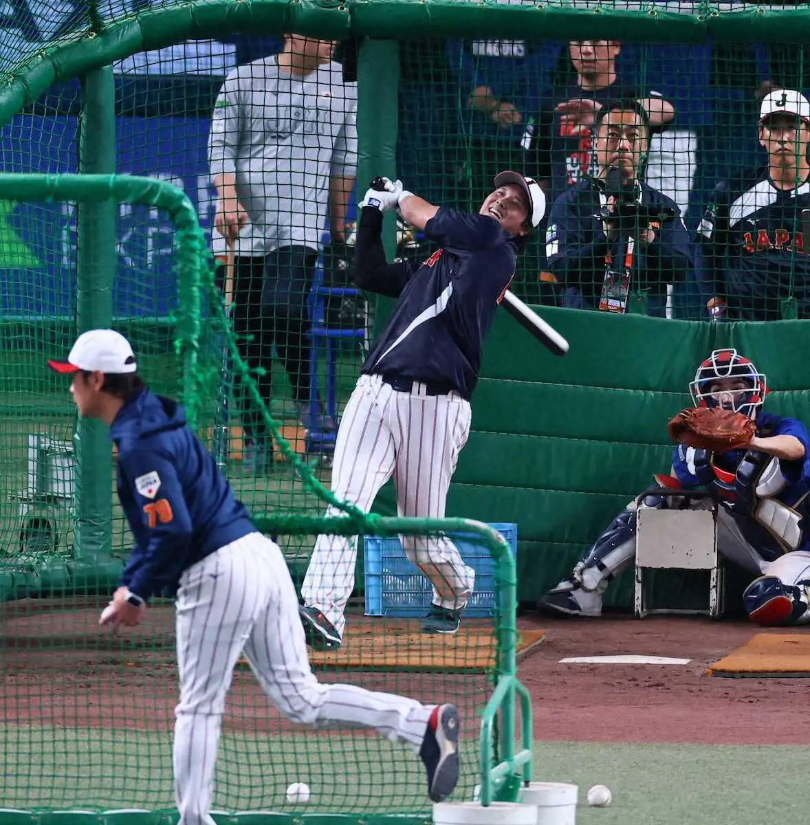 【画像・写真】大谷ショー！異次元打球音、驚弾11発に悲鳴＆歓声やまず　照れ笑い…頭ポコン自打球の“お宝シーン”も