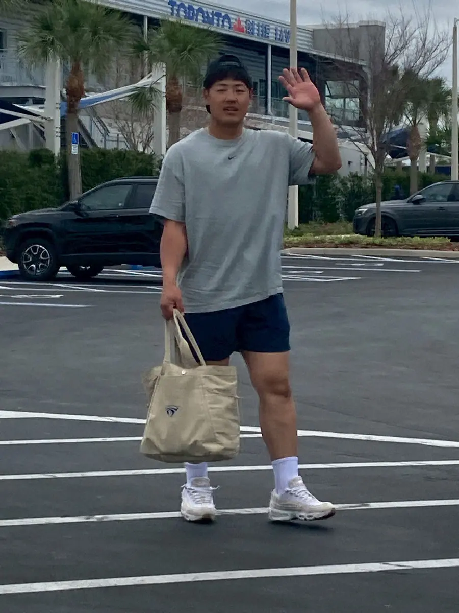 【画像・写真】Bジェイズ岡本和真　さあ侍ジャパン合流へ！3・2のオリックス戦出場は未定「僕も知りたいです（笑）」