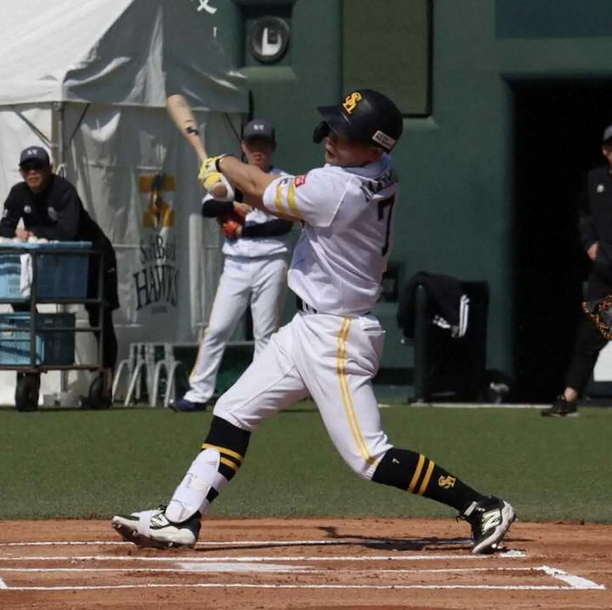 【画像・写真】ソフトバンク中村晃　リハビリ組でライブBP2打席凡退も「振るのも守備も制限はない」昨年11月に腰手術