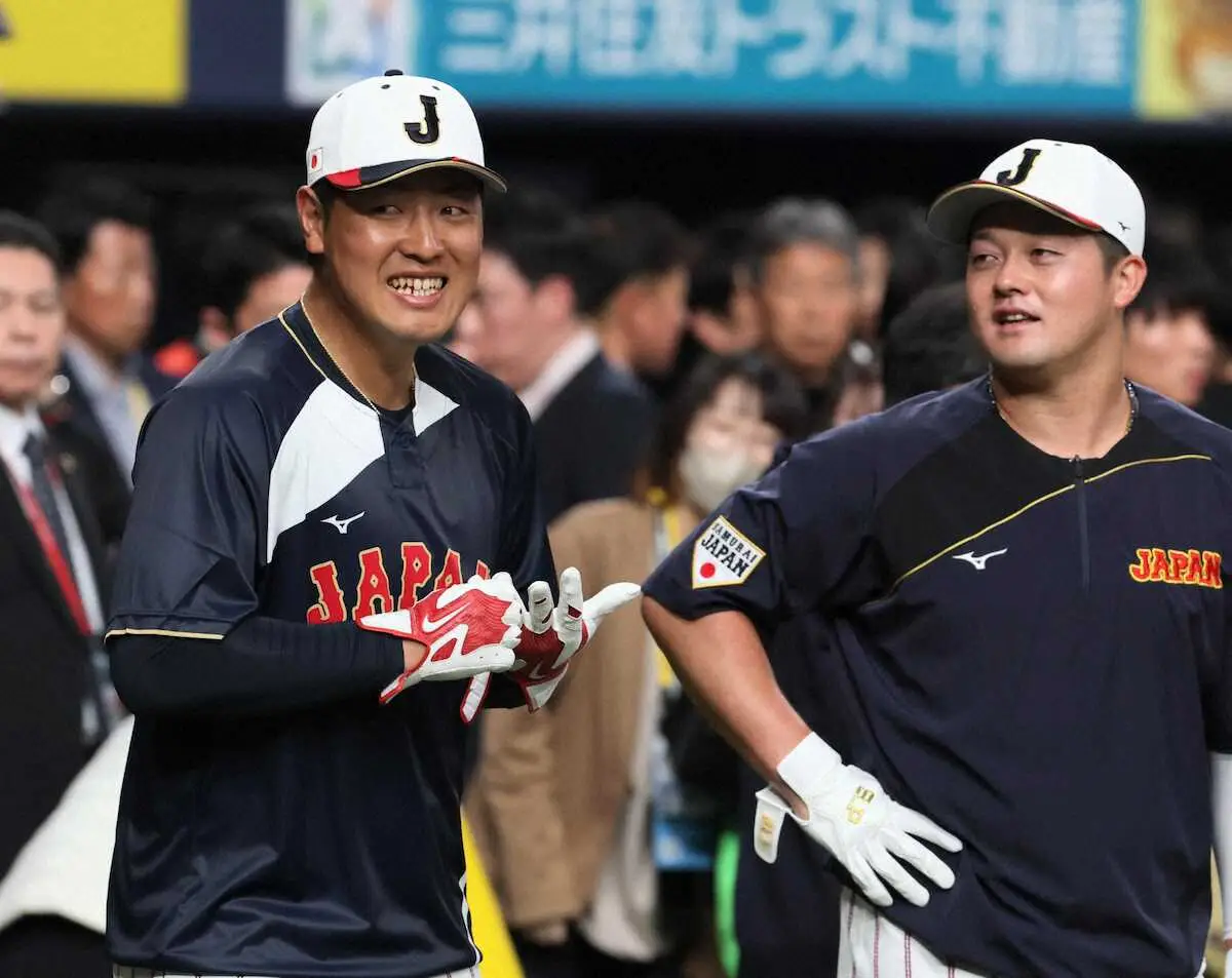 【画像・写真】村上宗隆と岡本和真がフリー打撃初競演！5階席弾の吉田には「おかえり！」異次元打球音や驚弾に場内騒然