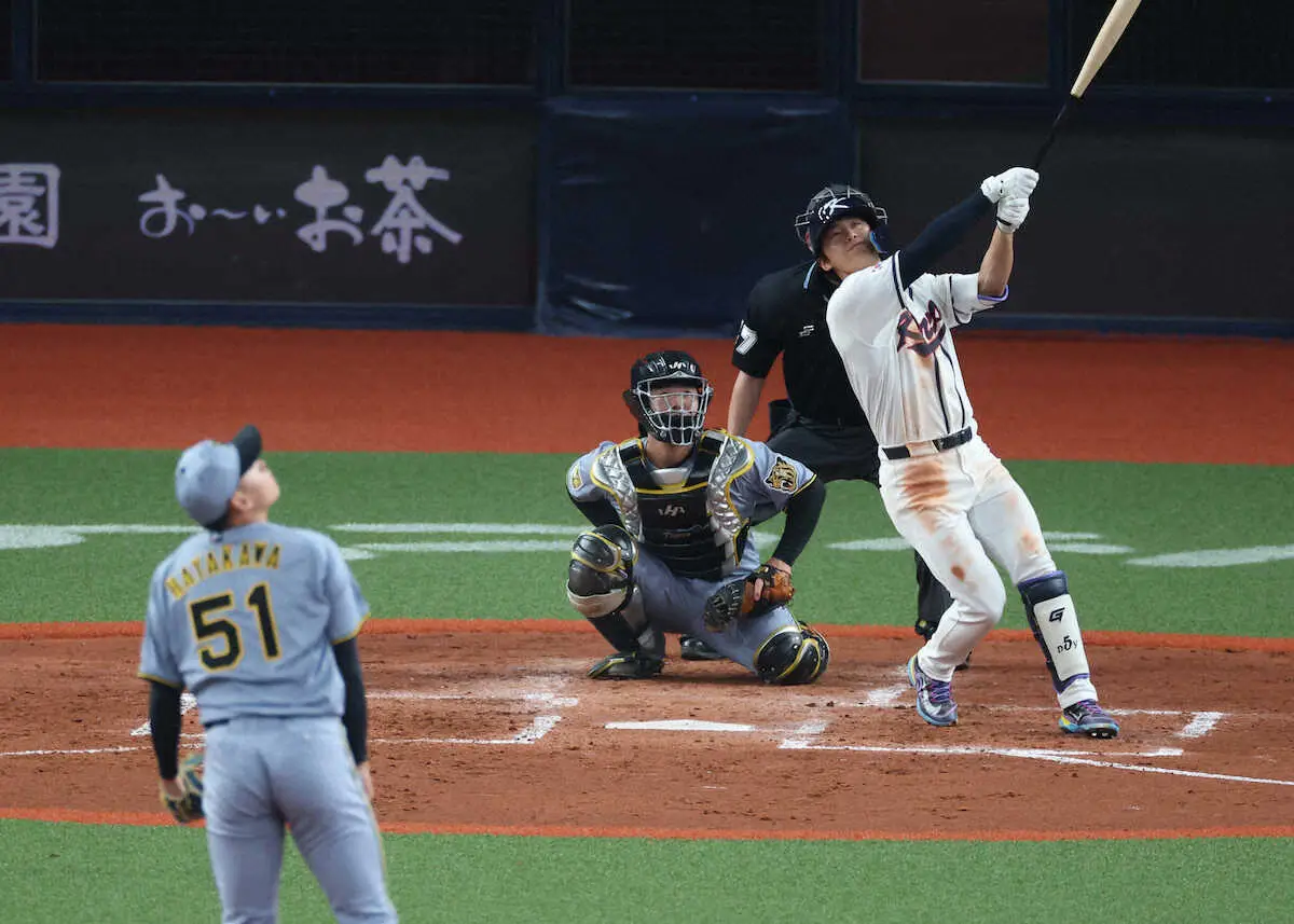 【画像・写真】【強化試合】侍Jの脅威に!?韓国1番打者・金倒永が第3打席で豪快ソロ　24年トリプルスリーの実力者