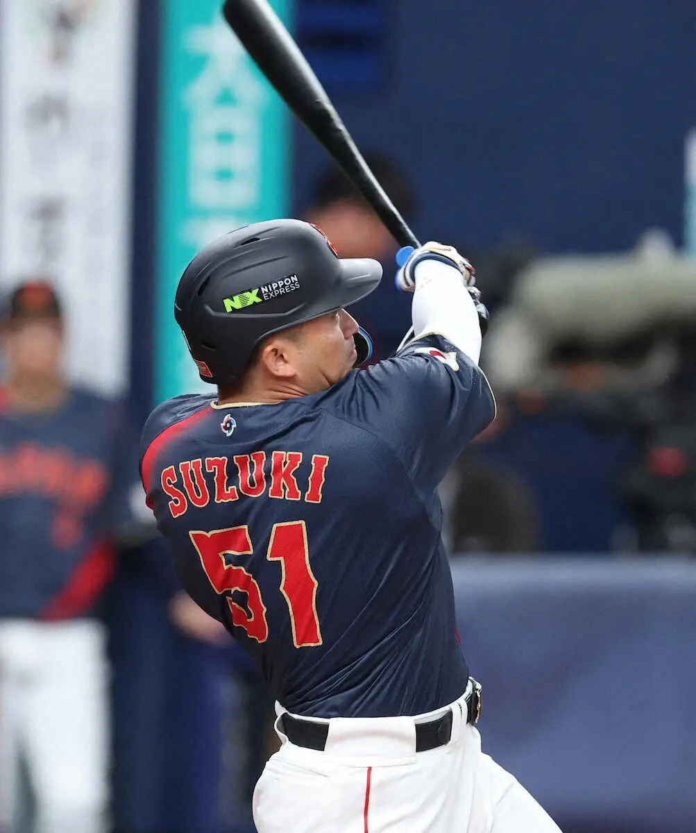 【画像・写真】【侍ジャパン】鈴木誠也が豪快な“凱旋1号”を左翼席に放り込む「勢いをつけることができて良かった」