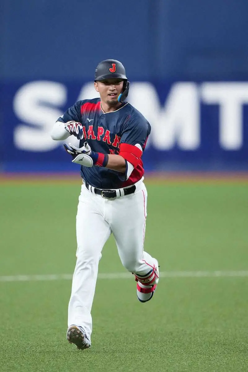 【画像・写真】【侍ジャパン】鈴木誠也、豪快5階席弾で改良お茶たてポーズ　考案の「北山さんのために」