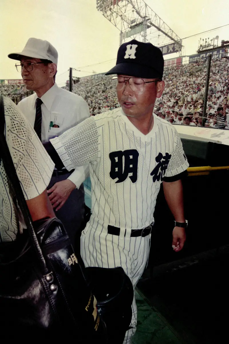 【画像・写真】【馬淵史郎　我が道5】脅迫電話も相次ぎ…騒動の責任感じ学校に進退伺も