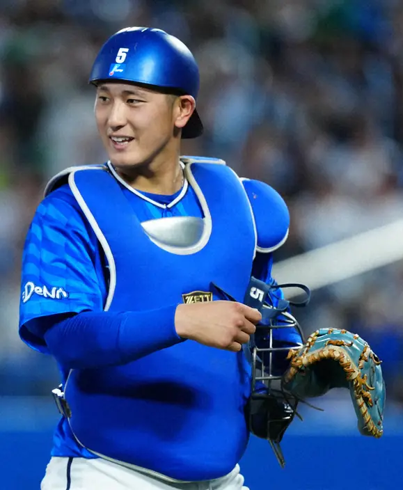 【画像・写真】DeNA　松尾「楽しみ」7日楽天戦で開幕投手内定の東とバッテリー