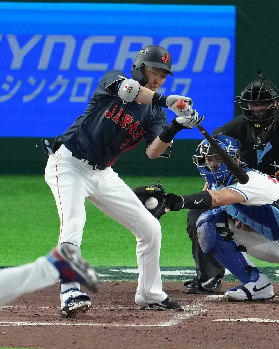 【画像・写真】【侍ジャパン】“源田の1ミリ”再び!10点猛攻呼んだリプレー死球「しっかり当たった感覚あった」