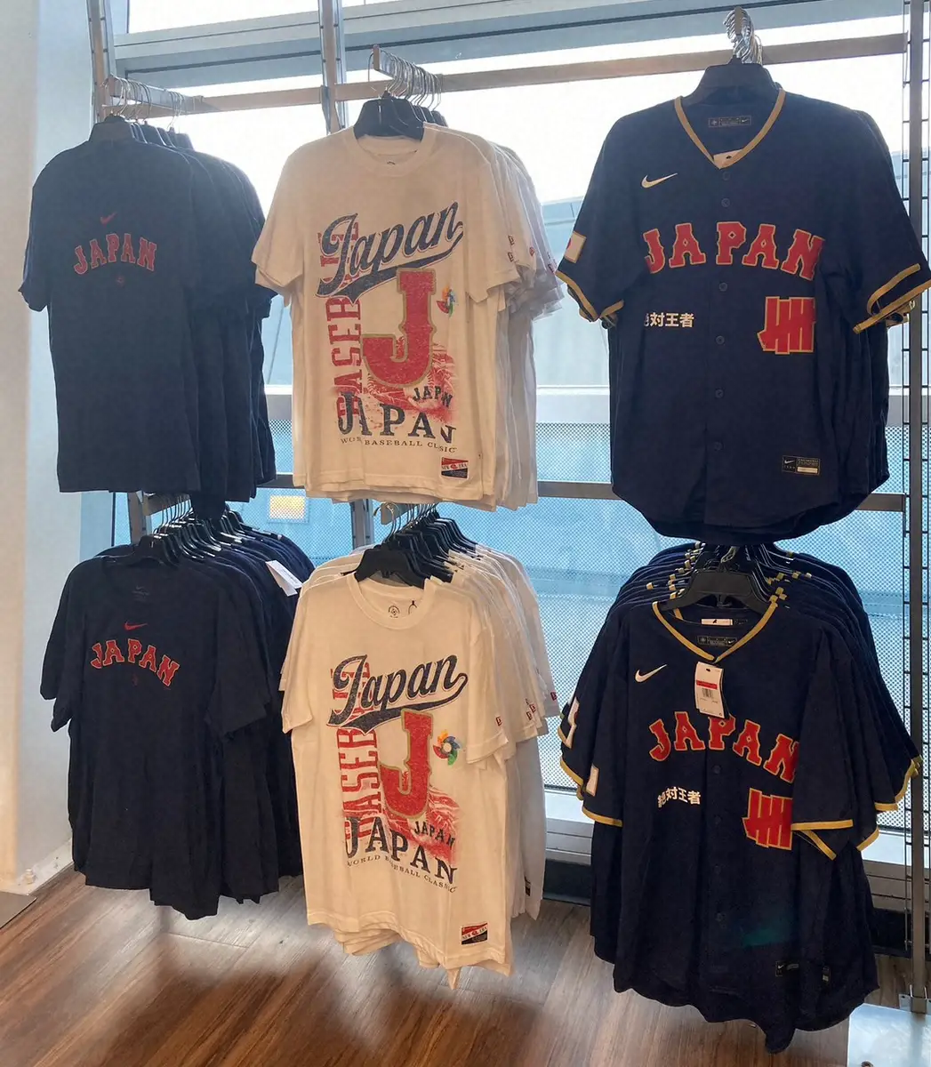 【画像・写真】マイアミWBC会場でも侍Jグッズ販売　他グループのチームで販売されているのは日本、米国のみ