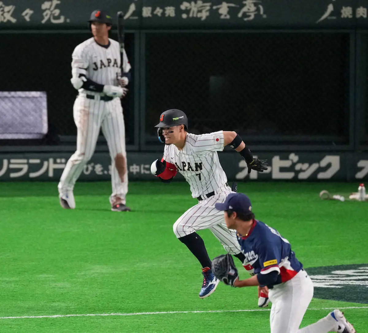 【画像・写真】佐藤輝明WBC初安打ならず「惜しかった」2打数無安打　メジャー組4発に「さすが。一緒に頑張りたい」