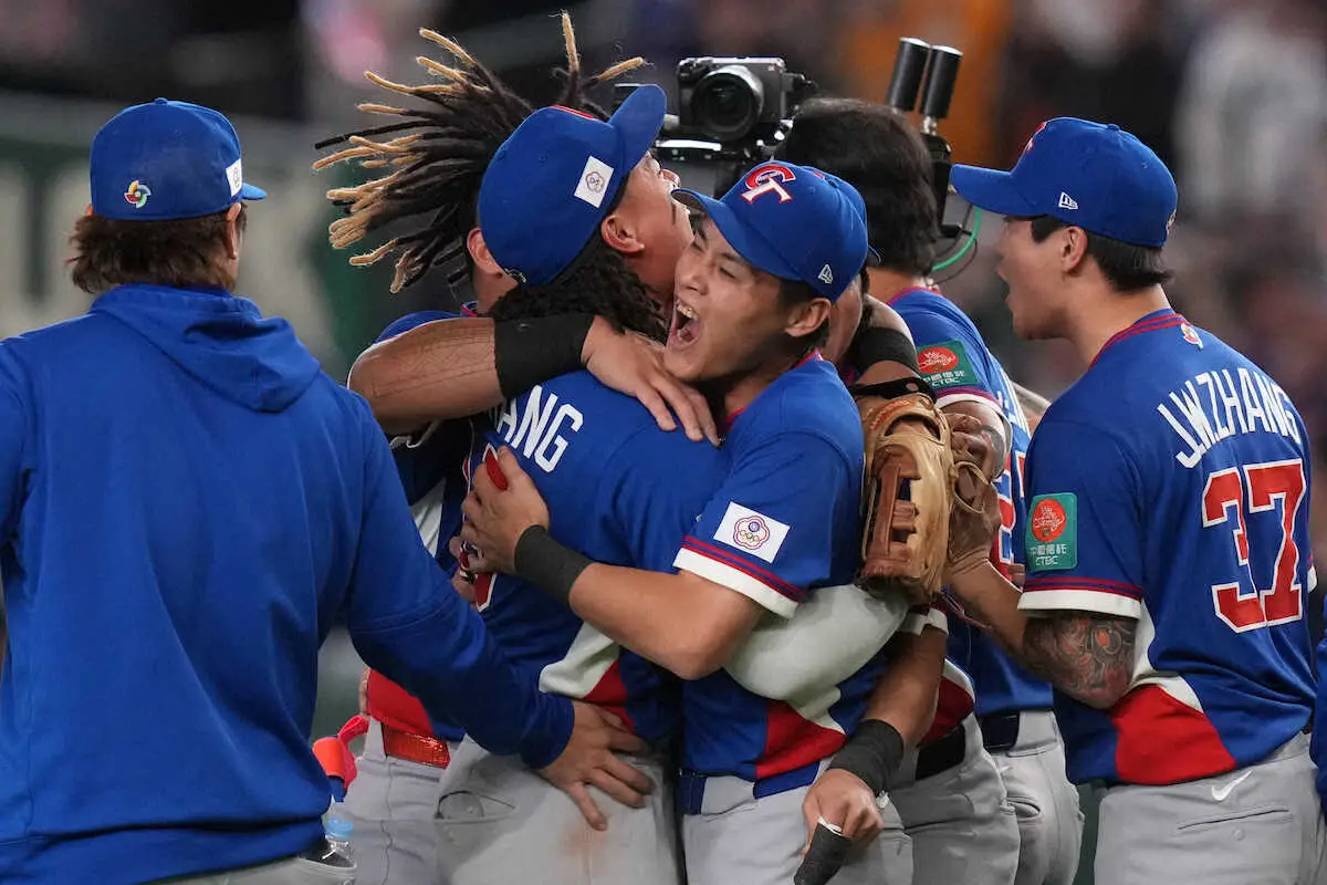 【画像・写真】【WBC】台湾・陳傑憲「あきらめない気持ちがあった」　骨折した左手で三塁ヘッスラから決勝生還