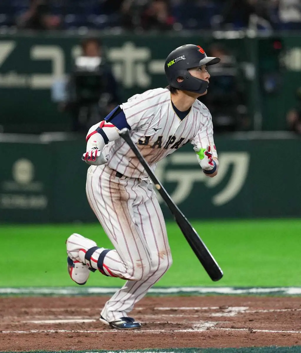 【画像・写真】＜日本・チェコ＞8回、3ランを放つ周東（撮影・木村　揚輔）