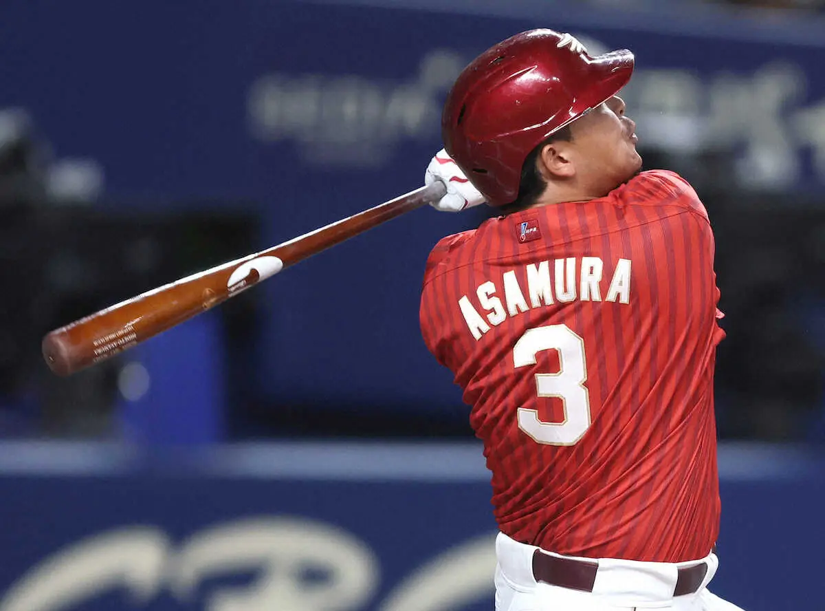 【画像・写真】楽天　浅村栄斗がOP戦初アーチ　11試合、22打席目での一発は右中間の「ホームランウイング」へ