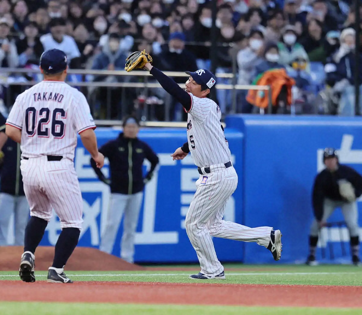 【画像・写真】ヤクルト・川端慎吾　原点の遊撃守備で最後のプレー「あ、ここから始まったんだなって」
