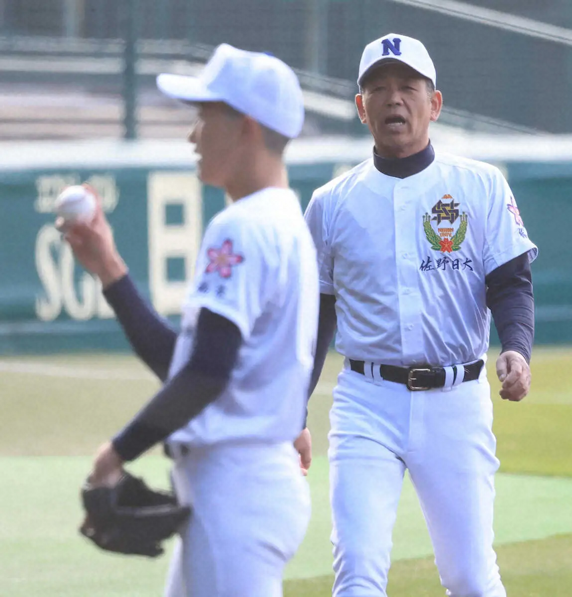 【画像・写真】【センバツ】栃木・佐野日大　麦倉監督、甲子園“帰還”「やっぱりいい球場」