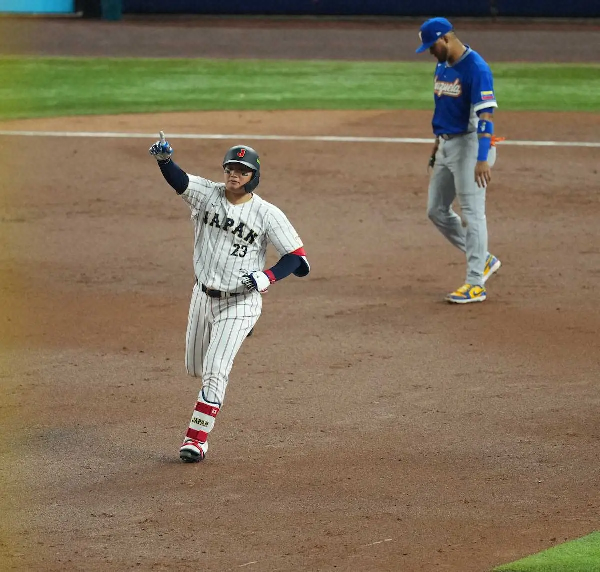 【画像・写真】【侍ジャパン】途中出場の森下翔太が値千金の勝ち越し3ラン！鈴木誠也の負傷で巡ってきた出番で結果