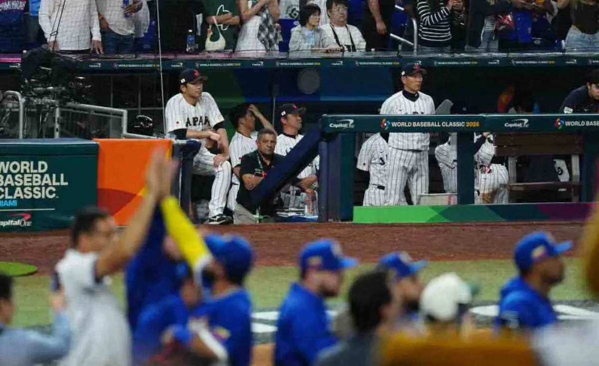 【画像・写真】8強敗退…井端弘和監督「負けたというのは現実。打つ方も投げる方も力をつけ次の大会に挑んでもらえれば」