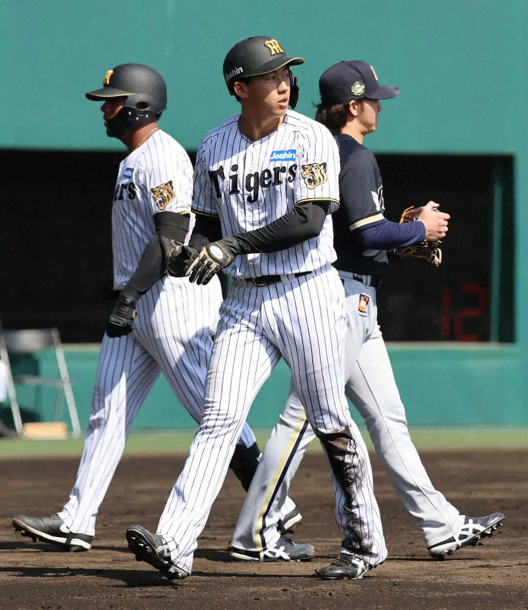 【画像・写真】阪神　ドラフト1位の立石正広が第1打席に“プロ初安打”「ワンスイングで捉えたことはこれから生きる」