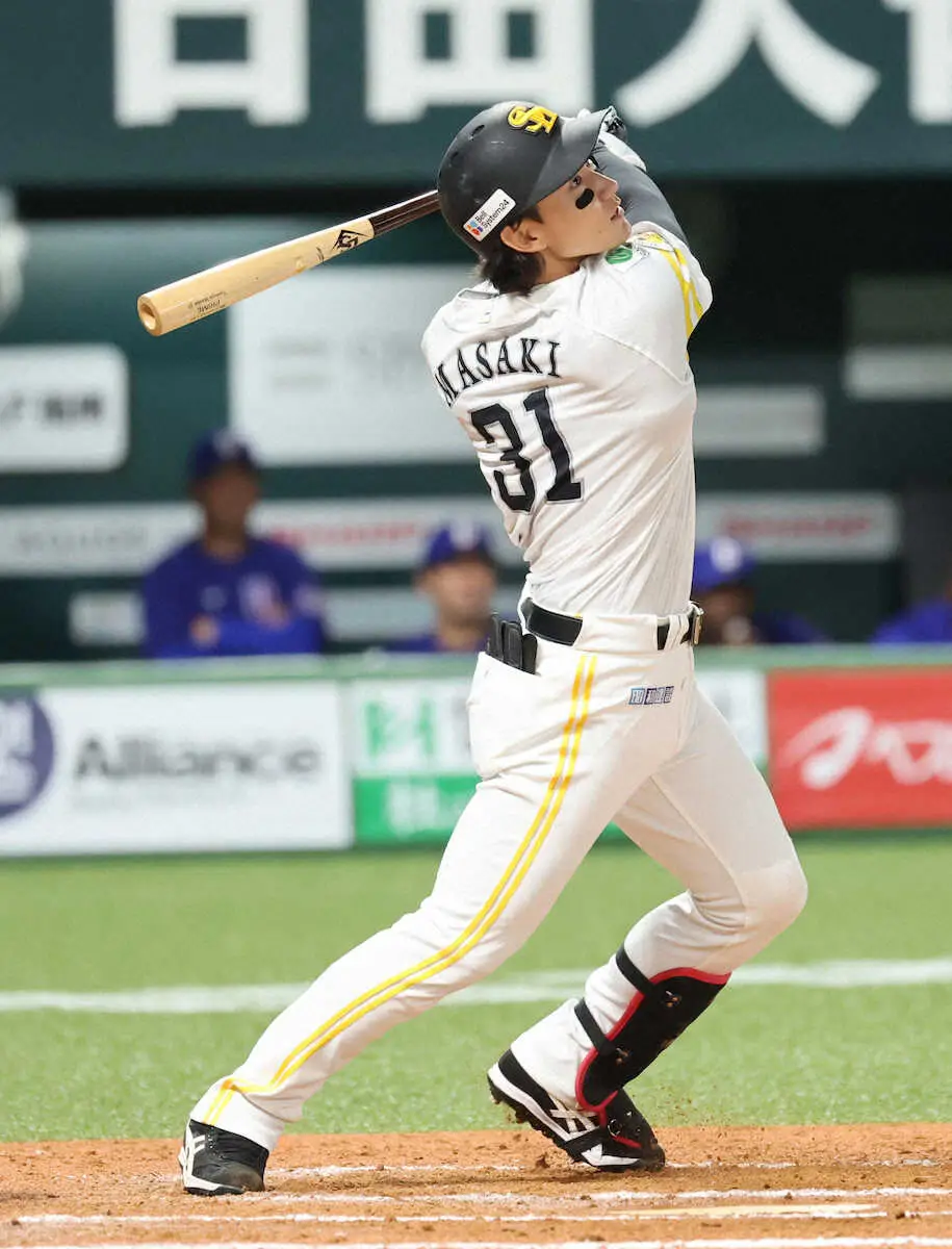 【画像・写真】ソフトバンク　正木智也が右方向へ逆転3ラン「今まで打ったことのないホームラン」