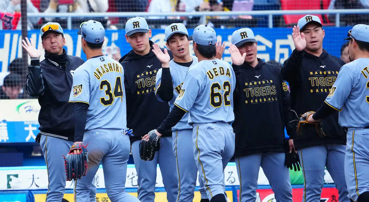 【画像・写真】阪神・藤川監督「いい準備に感謝」　帰国2試合目で森下が1号2ラン