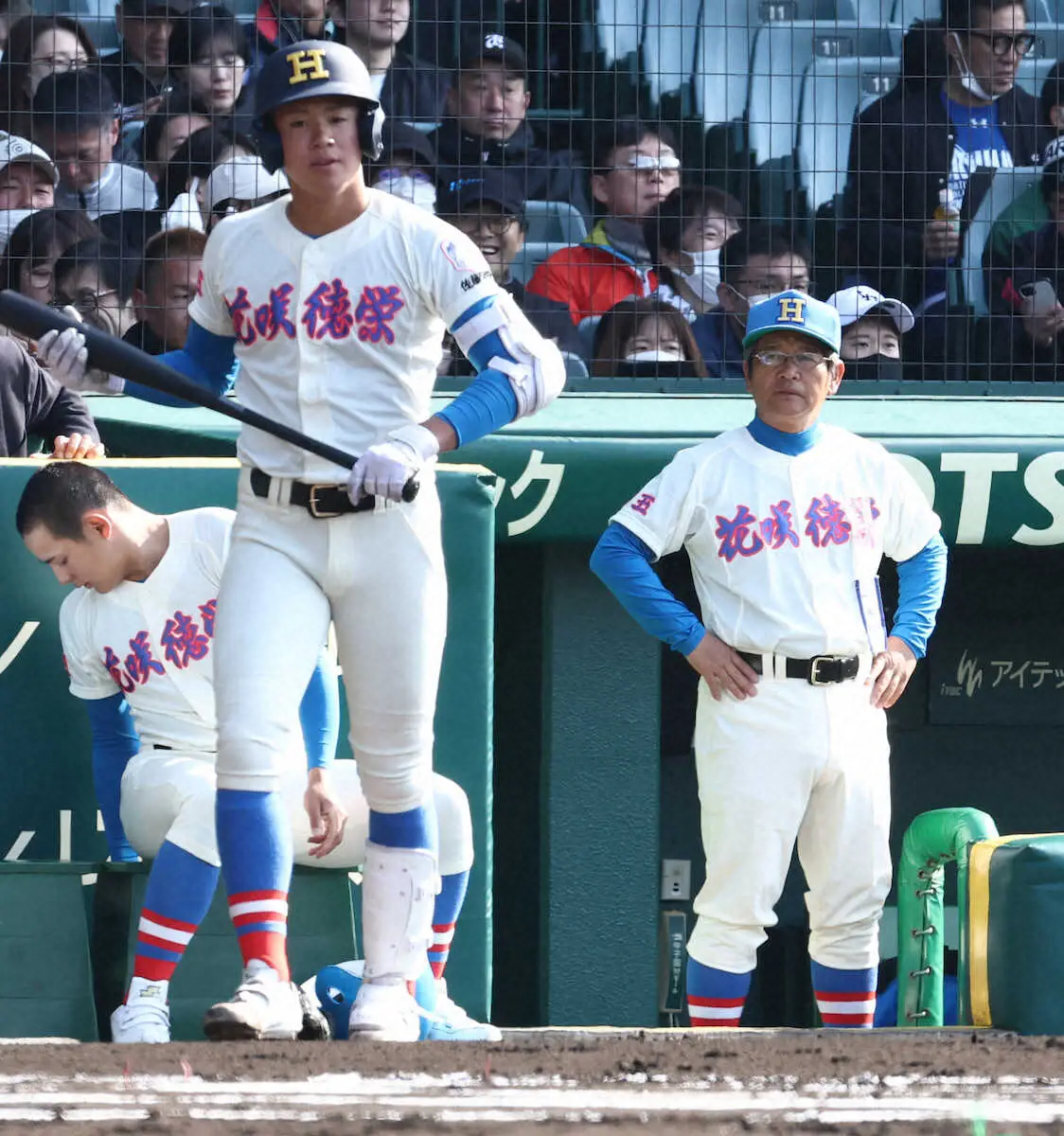 【画像・写真】同点の押し出し死球にガッツポーズの花咲徳栄の父子鷹・岩井「自分の結果よりもチームの勝利」