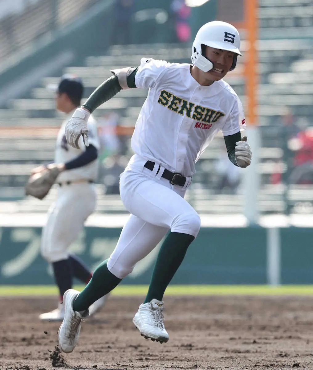 【画像・写真】専大松戸の2年生・柴田樹が貴重な2点三塁打　父・勝さん「感慨深い」