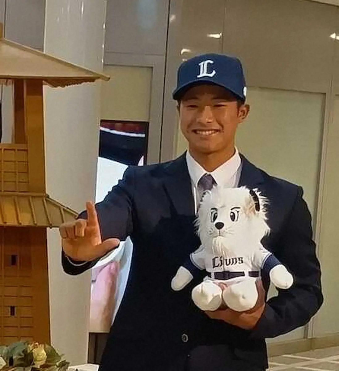 【画像・写真】西武　ドラ5・横田と育成ドラ1・新井が1軍に合流　横田「初球からしっかり振りたい」