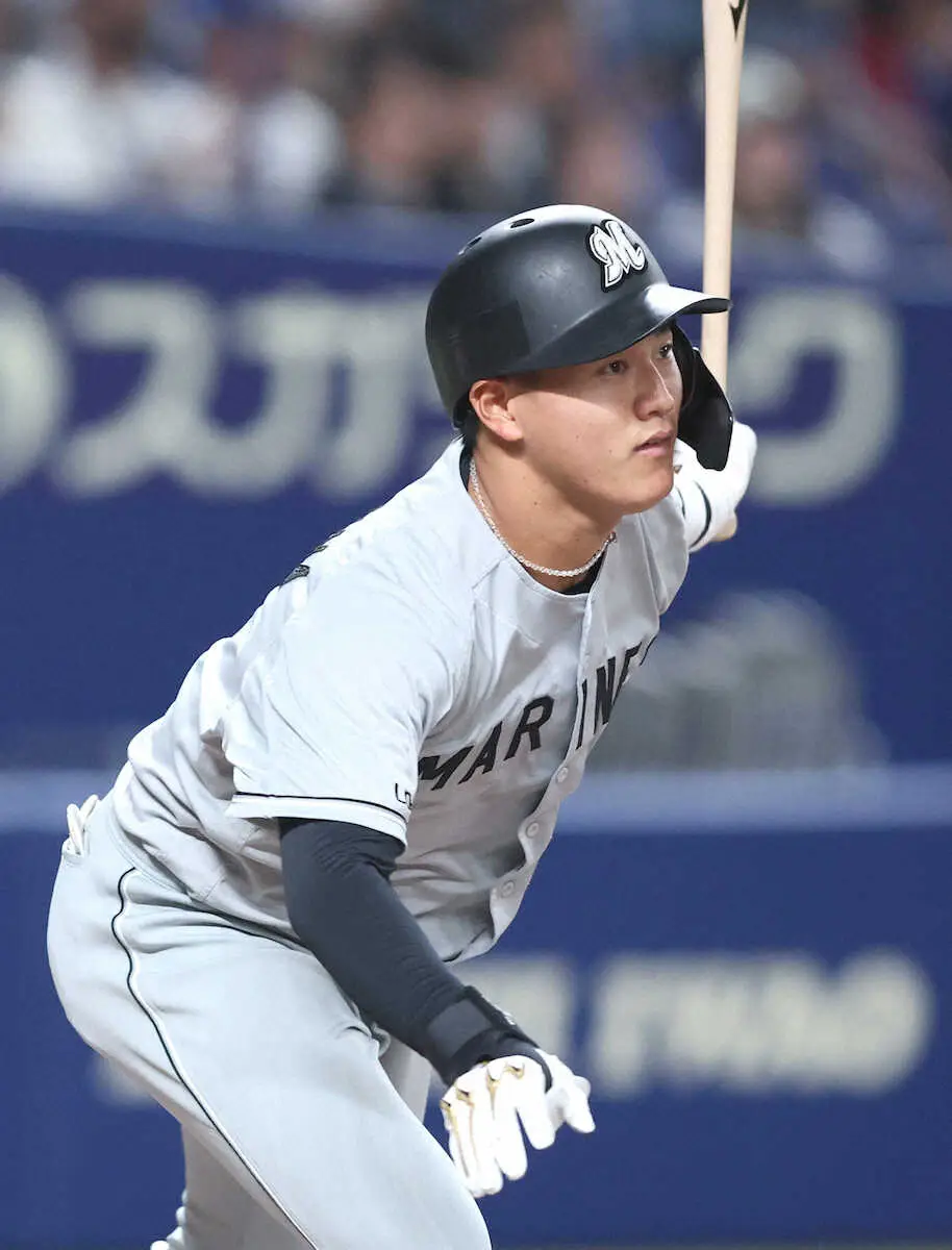 【画像・写真】ロッテ・西川史礁　侍ジャパンから合流の高橋宏から2二塁打