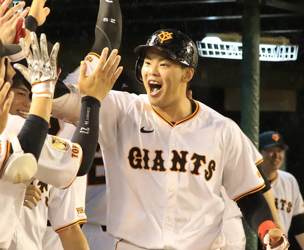 【画像・写真】巨人・荒巻悠がキャンプ中に失態！　暴露したコーチに「言わない約束だったじゃないですか」