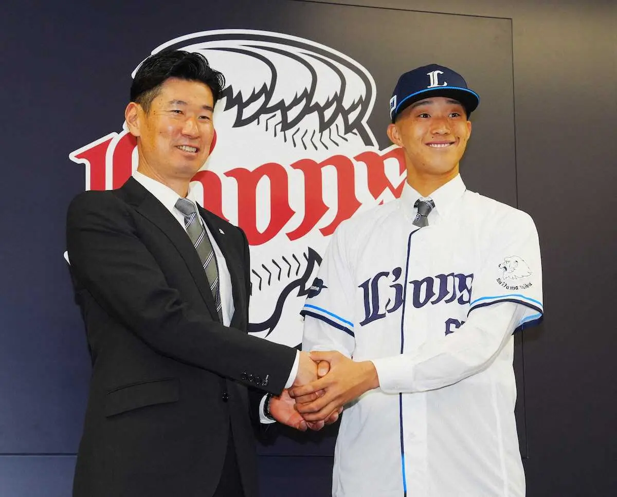 【画像・写真】西武　支配下登録の冨士が会見　「チームを代表する投手に」　4月には兄弟対決も