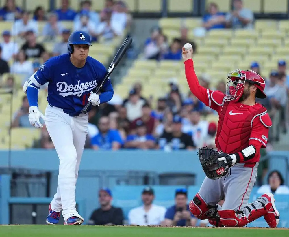 【画像・写真】大谷翔平　第2打席で右前打放ち3戦連続ヒット！今春初の二刀流出場で投手は4回まで圧巻11奪三振