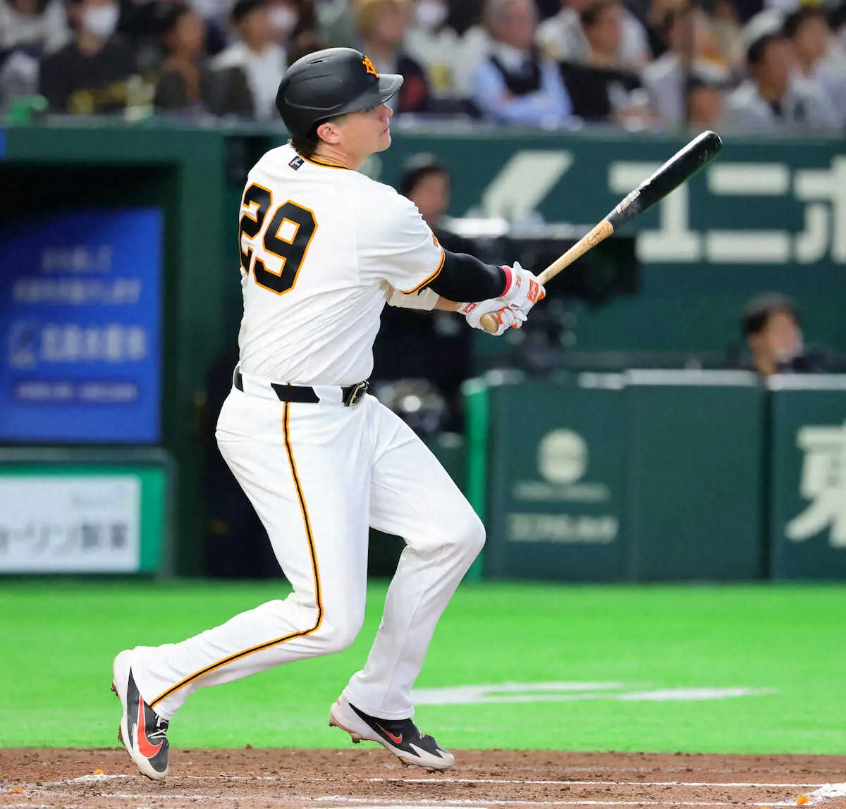 【画像・写真】巨人新外国人4番が球団史上初の開幕戦NPB1号！「第97代」ダルベックがバックスクリーンへ豪快ソロ！