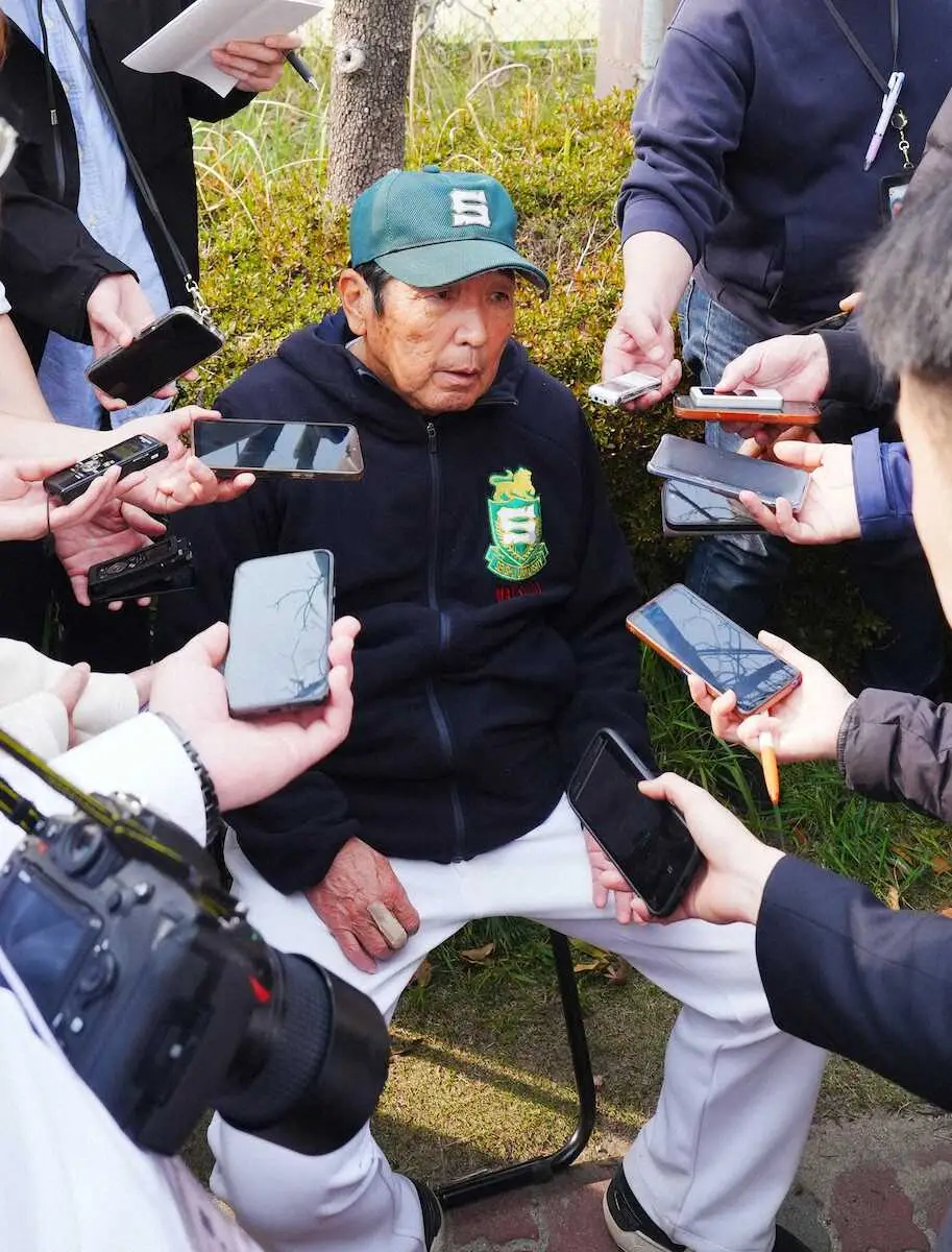 【画像・写真】専大松戸の77歳・持丸修一監督…対戦する大阪桐蔭・西谷監督の印象「報徳学園の選手だな」