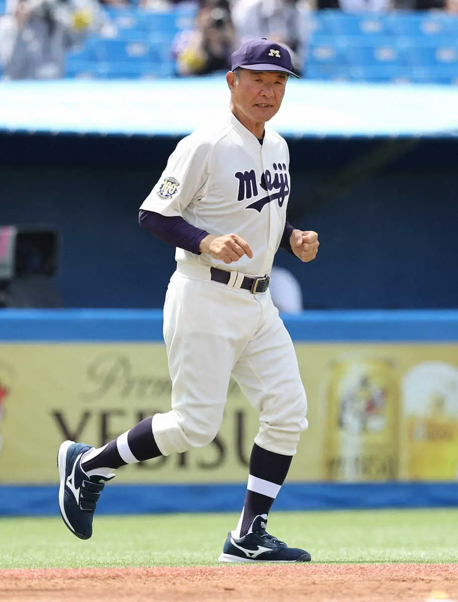 【画像・写真】ロッテ・毛利の初勝利を明大・戸塚監督が祝福　反骨心を原動力に成長重ねた“泣き虫”エース