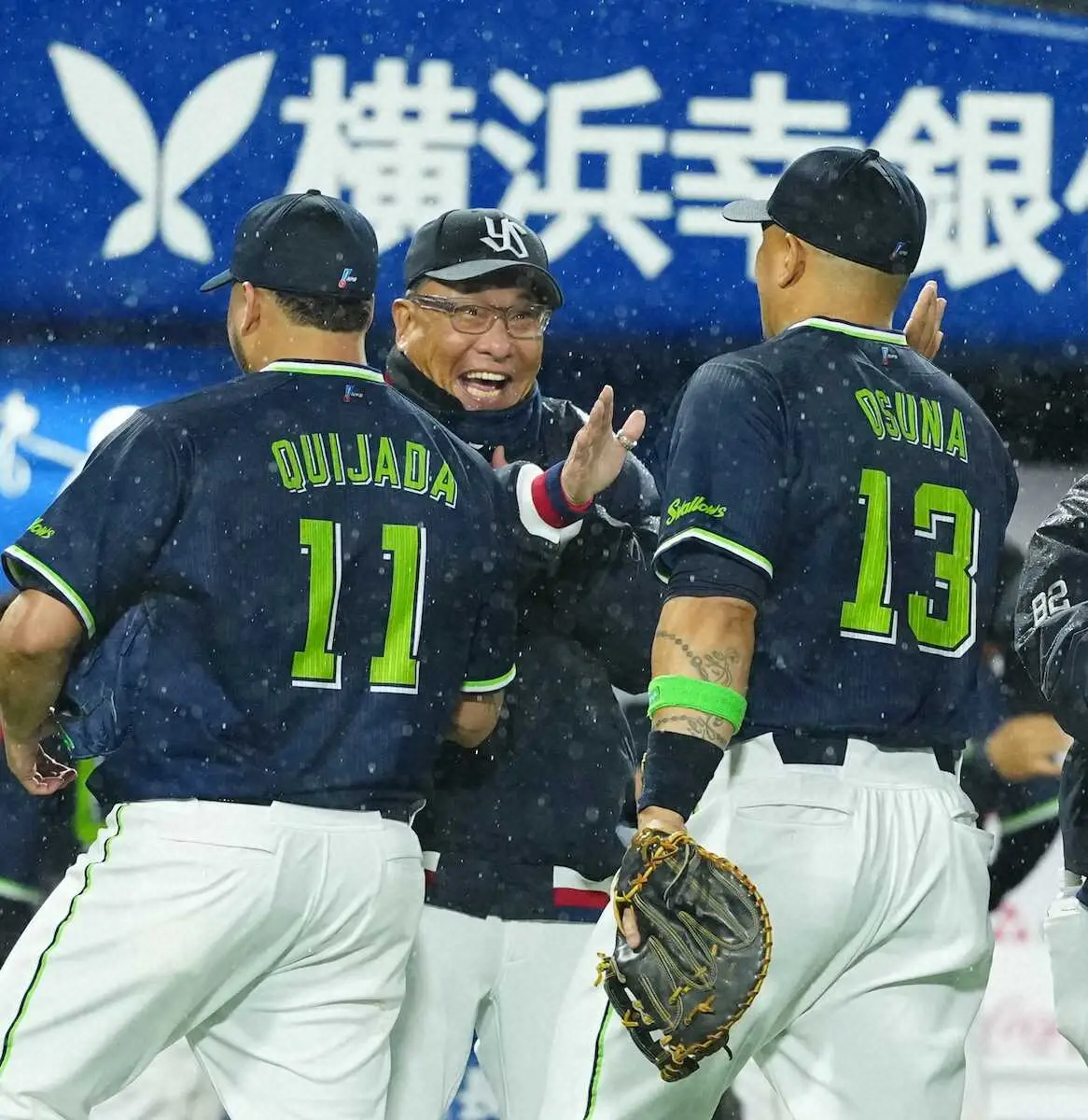 【画像・写真】ヤクルト・池山監督初陣飾った!　現役時代の“代名詞”アーチ2本で「しびれる」1勝
