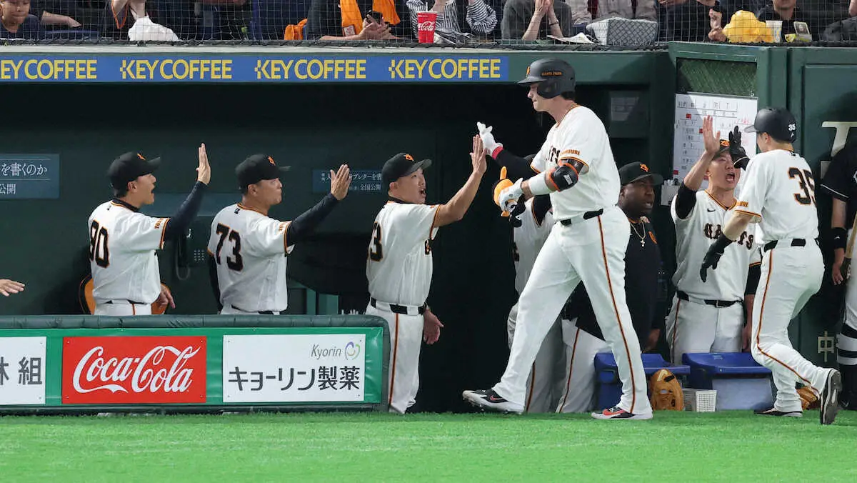 【画像・写真】巨人　今季初の2桁安打も12失点で借金生活突入、14年ぶり開幕カード負け越し　ドラ3山城が大乱調