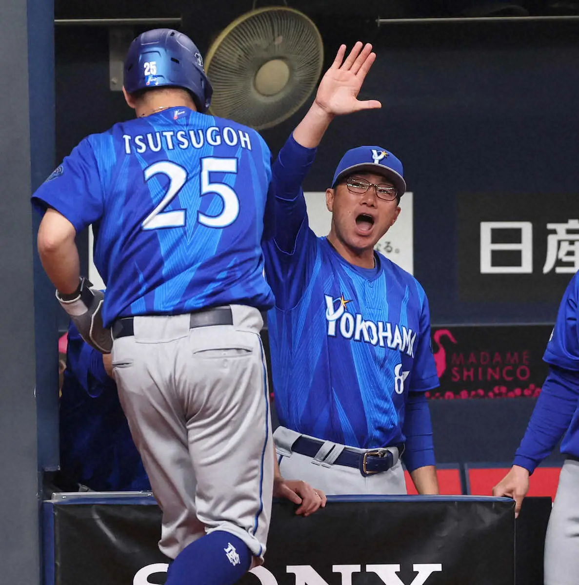 【画像・写真】開幕4連敗中のDeNA　今季初勝利に向け序盤に3回までに4得点　3回に宮崎が今季1号