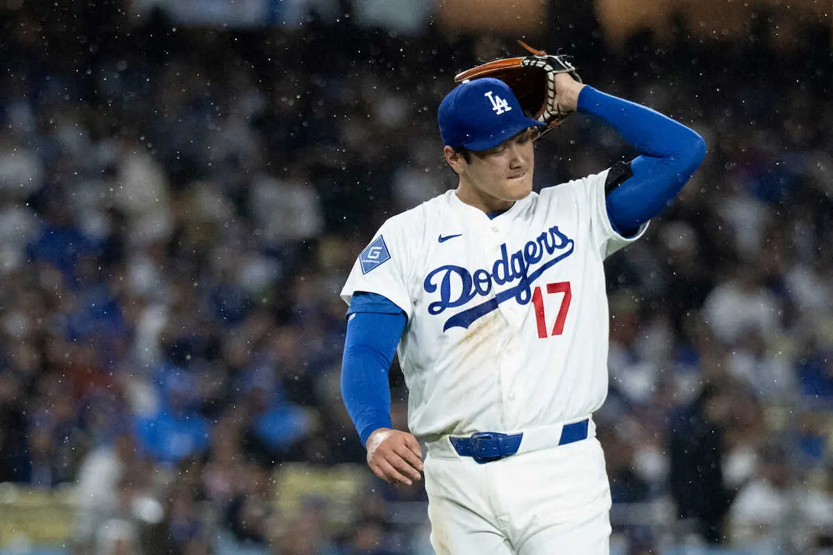 【画像・写真】連日の悲劇…ガーディアンズ24歳マルティネスが大谷翔平に続き山本由伸からも左膝に死球　倒れ込み悶絶
