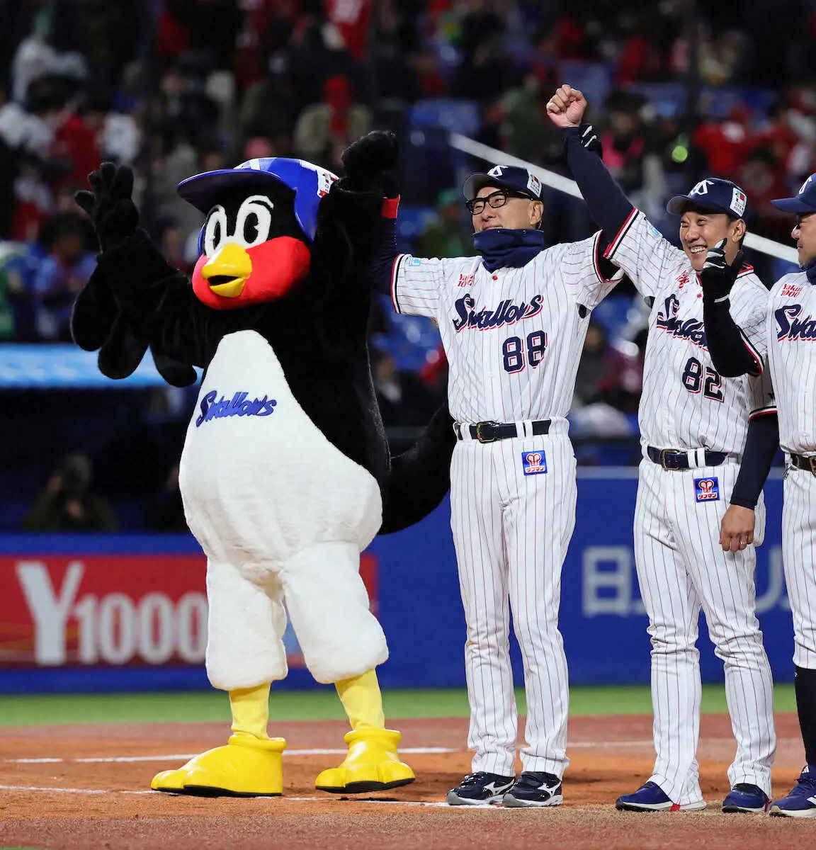 【画像・写真】サヨナラ開幕5連勝！ヤクルト池山新監督は球団記録に並び「ね！野球は最後までわからない」とご満悦