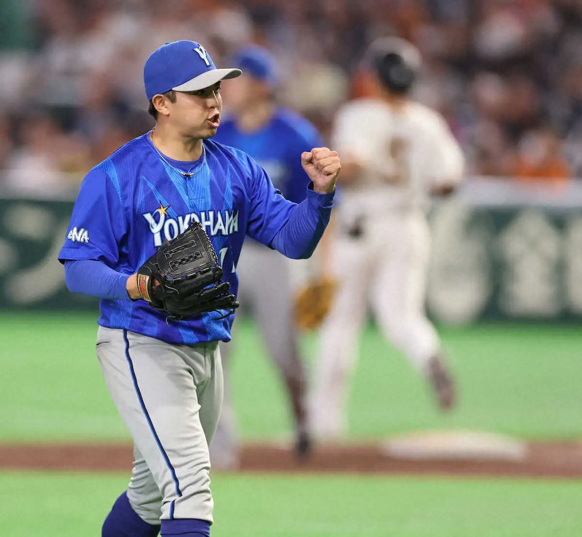 【画像・写真】DeNA東克樹、8回に打席立つも直後のマウンド上がらず　7回1失点、ファン「何かなければいいけども」