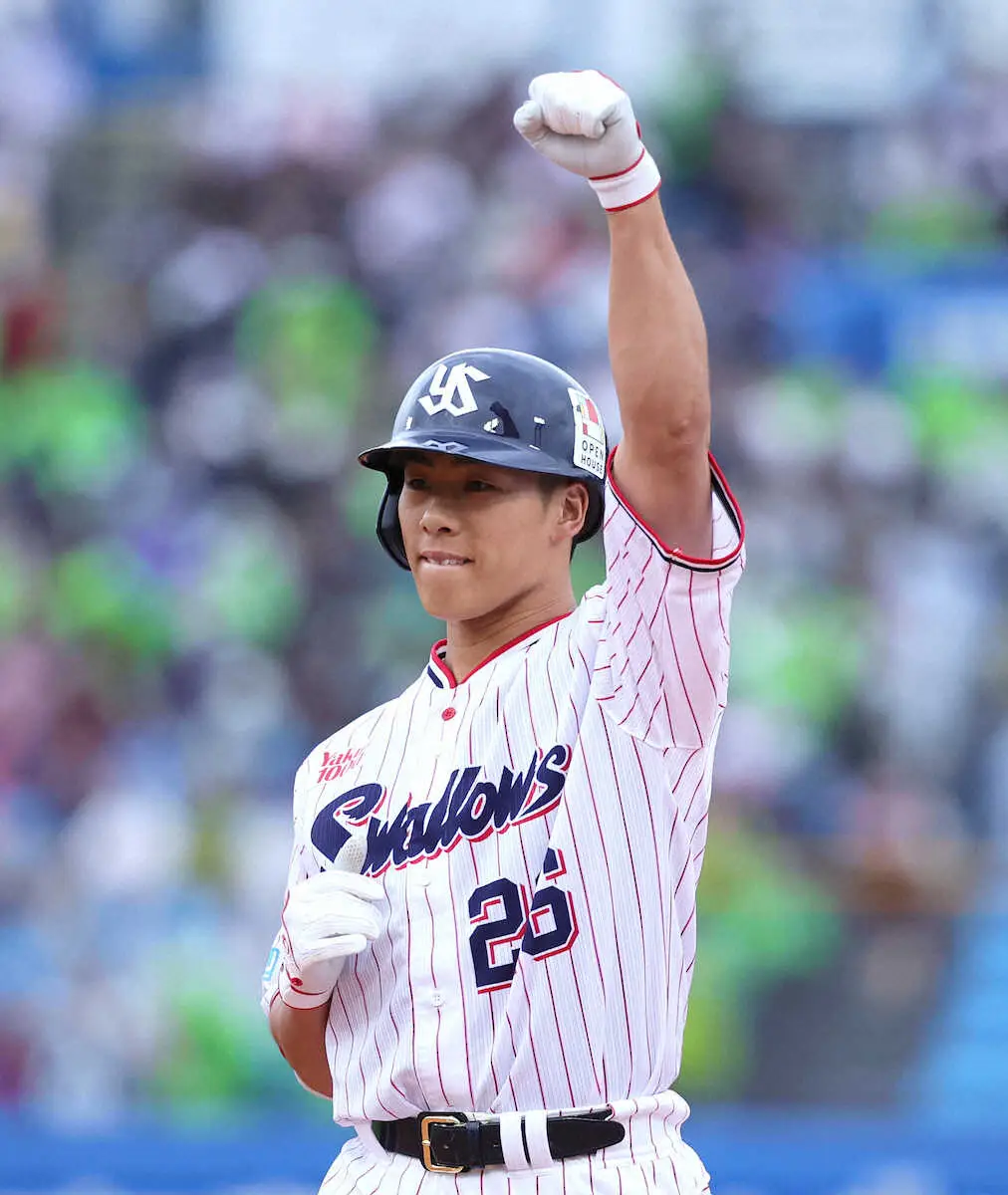 【画像・写真】池山ヤクルト　首位快走！今季初の2桁得点で快勝　山野太一は開幕2連勝＆自ら適時打