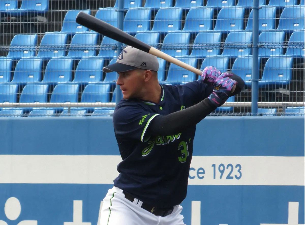 【画像・写真】ヤクルト2年目のモイセエフがプロ初出場　両親がロシア人の19歳　豪快スイングに清原氏「いいですね」