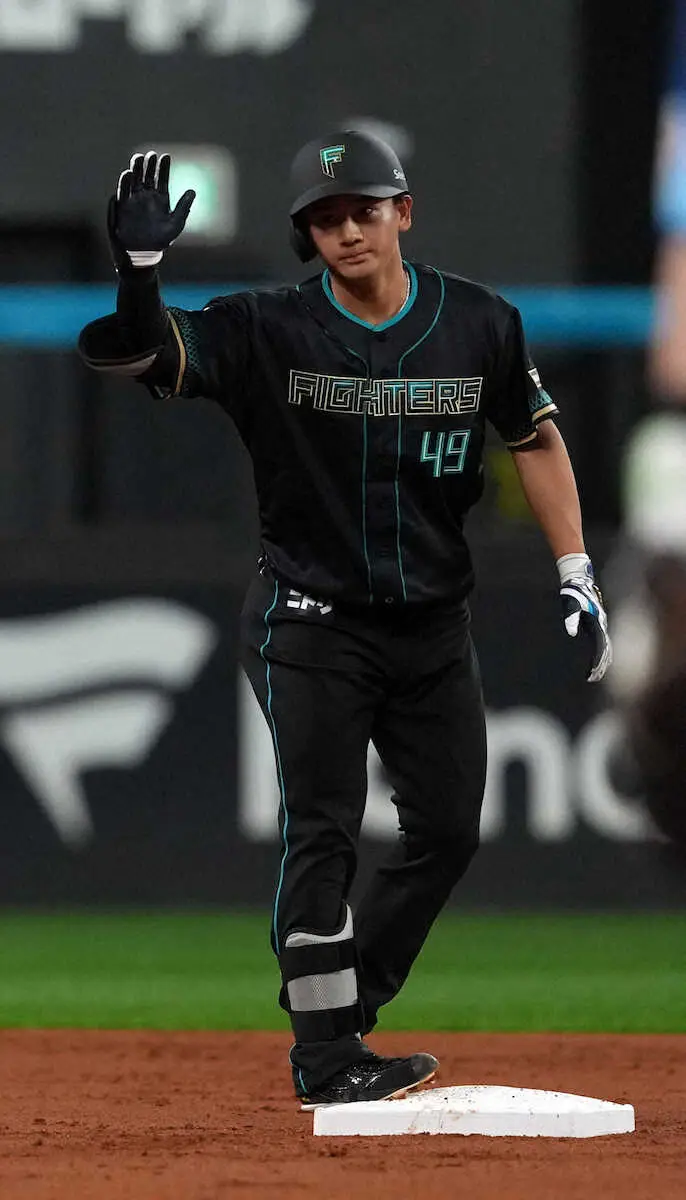 【画像・写真】日本ハム　今季2度目の3連敗もドラ3大塚がプロ初打席で初安打　記念のボールは「両親に渡したい」