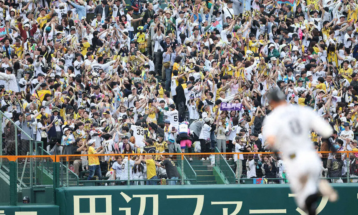 【画像・写真】阪神　3試合連続の逆転勝利で球団史上初の開幕から中日戦6連勝！佐藤輝がダメ押しの“弾丸”5号ソロ