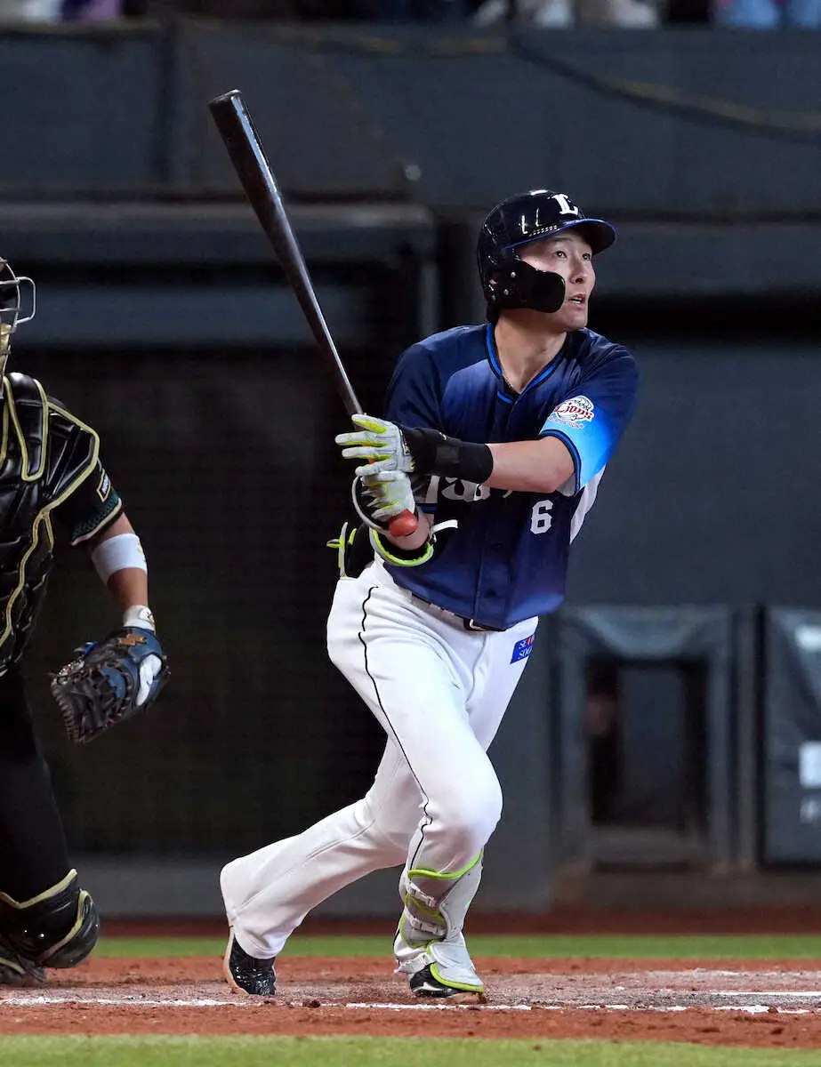 【画像・写真】西武・源田　プロ10年目初の満塁弾「外野フライを打つ意識だった。入るとは思わなかったのでうれしい」